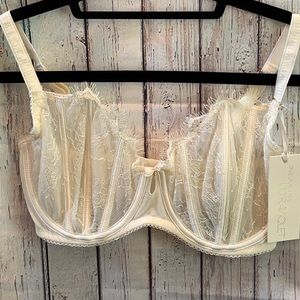 NWT ULTRAVIOLET WEDDING BRA SIZE 34DDD IVORY